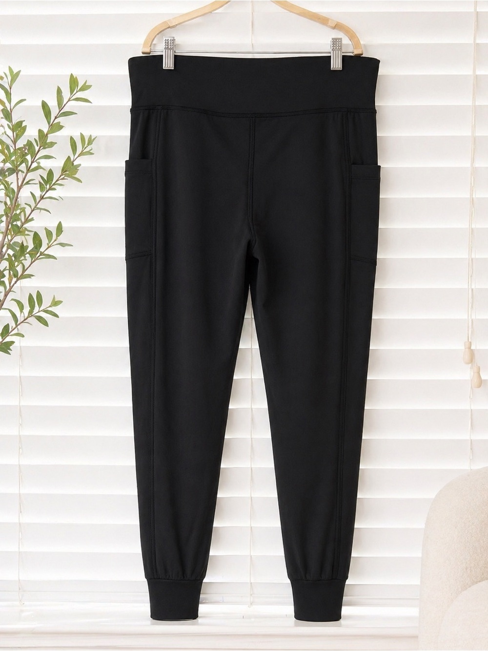 LOVE Black High-Waist Side-Pocket Active Joggers